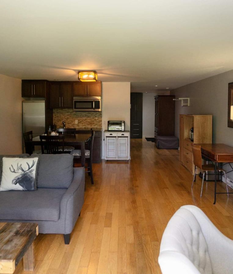 Condo Hotel Au Pied Du Mont Orford Zewnętrze zdjęcie