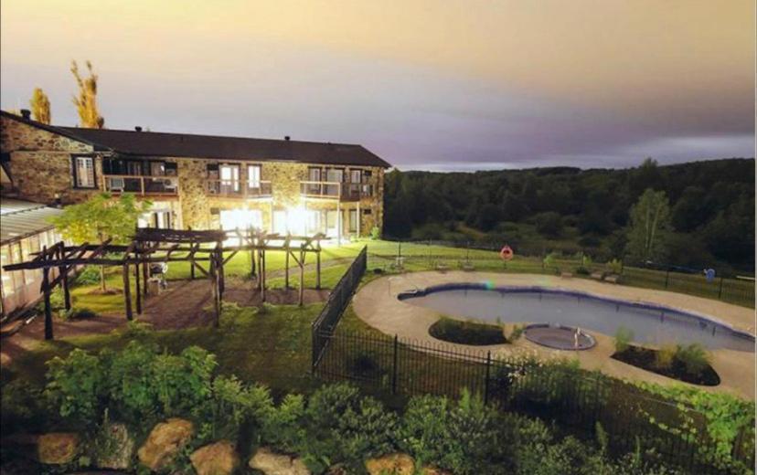 Condo Hotel Au Pied Du Mont Orford Zewnętrze zdjęcie