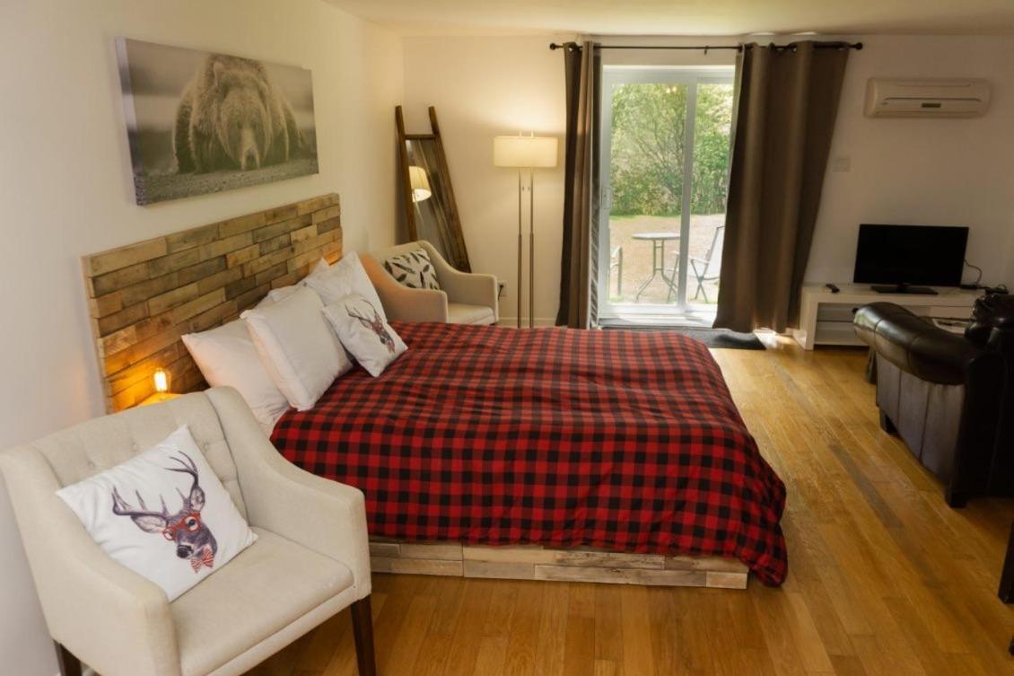 Condo Hotel Au Pied Du Mont Orford Zewnętrze zdjęcie